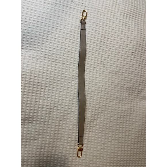 Louis Vuitton Beige/ Dune Short Bag Strap W/ Gold Clasp 21 Inch - Picture 11 of 11